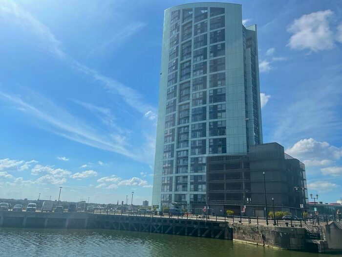 2 Bedroom Apartment To Rent In Alexandra Tower, Liverpool., L3