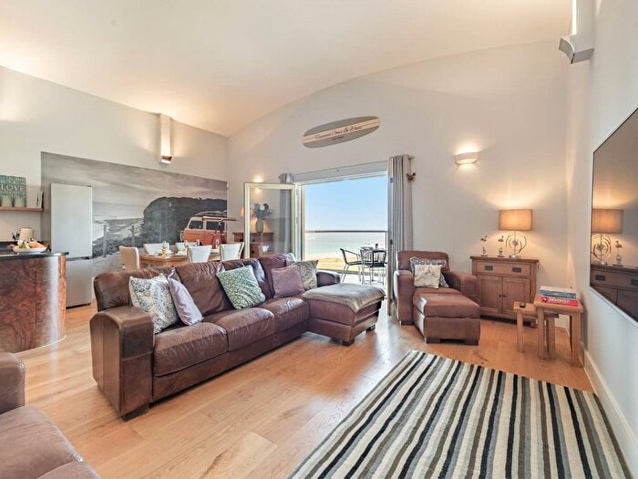 2 Bedroom Flat For Sale In Pentire Road, Newquay, Cornwall, TR7
