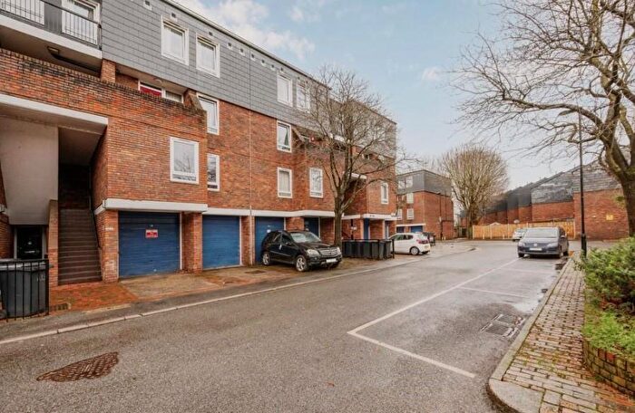 2 Bedroom Apartment For Sale In Kessock Close, Tottenham Hale, London, N17