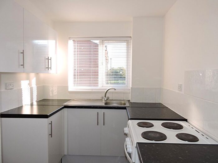 1 Bedroom Flat For Sale In Cobbett Close, Enfield Wash, Middlesex, EN3