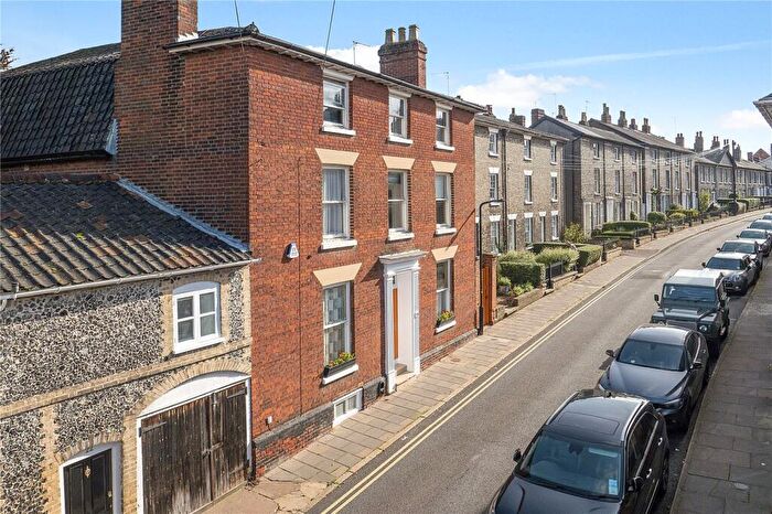 6 Bedroom Town House For Sale In Bury St. Edmunds, Suffolk, IP33