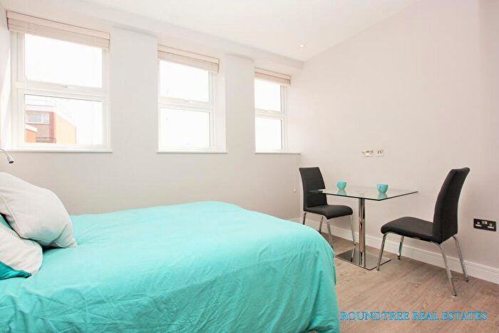 Flat To Rent In Prime House, Sentinel Square, Hendon, NW4