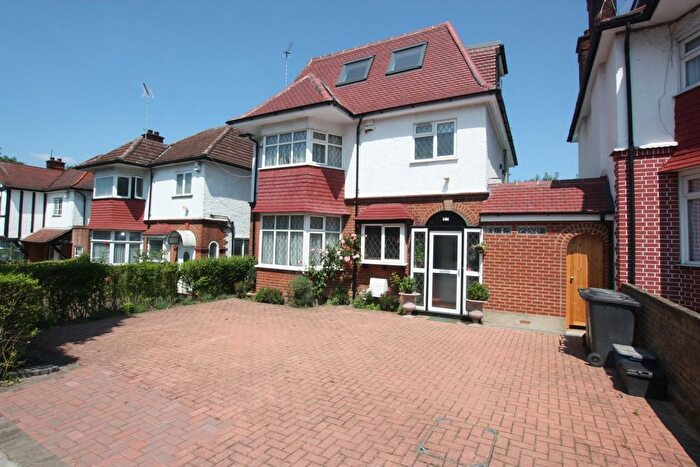 4 Bedroom Detached House To Rent In Woodlands, Golders Green, NW11