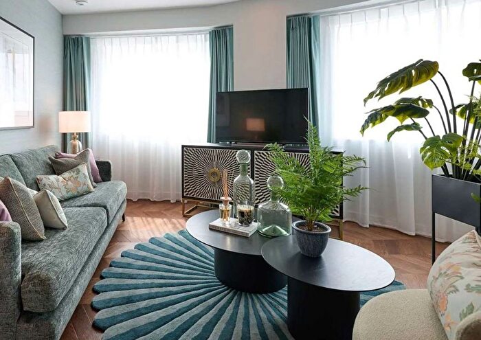 2 Bedroom Flat To Rent In Heritage Walk, London, KT1