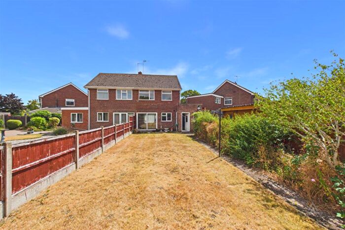 3 Bedroom Semi Detached House For Sale In Leamington Road, Branston, Burton-On-Trent, DE14