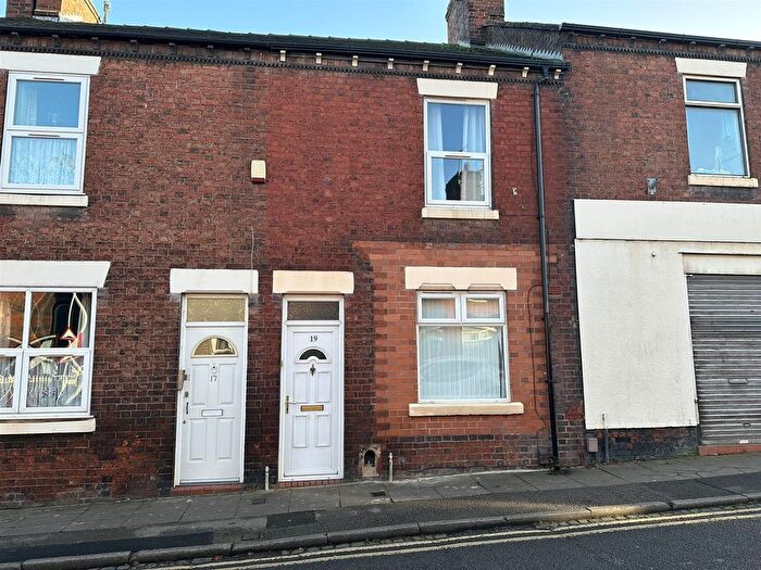 1 Bedroom Flat To Rent In Victoria Street, Chesterton, Newcastle, Staffs, ST5