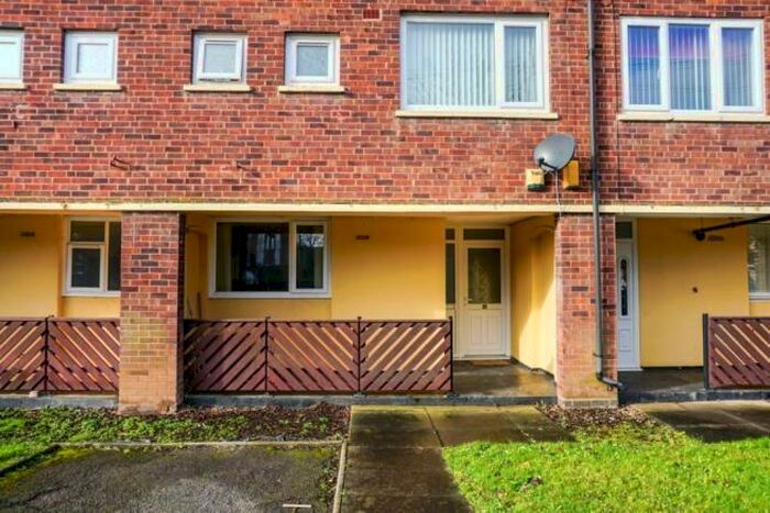 3 Bedroom Duplex To Rent In Hopwas Grove, Birmingham, B37