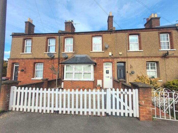 2 Bedroom Terraced House To Rent In Meadfield Road, Langley, Slough, SL3