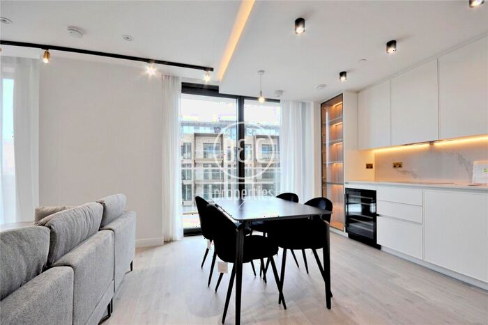 2 Bedroom Apartment To Rent In Bollinder Place, City Road, London, EC1V