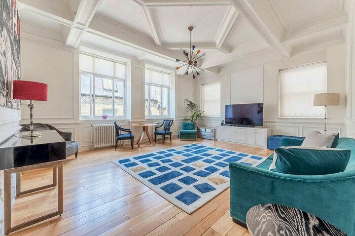 2 Bedroom Flat To Rent In Cadogan Square, Sloane Square, London, SW1X