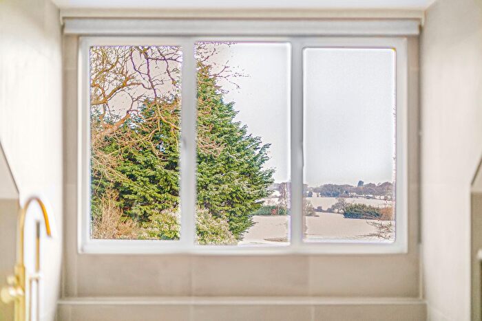 5 Bedroom Detached House To Rent In New Park Road, Newgate Street, Hertford, SG13