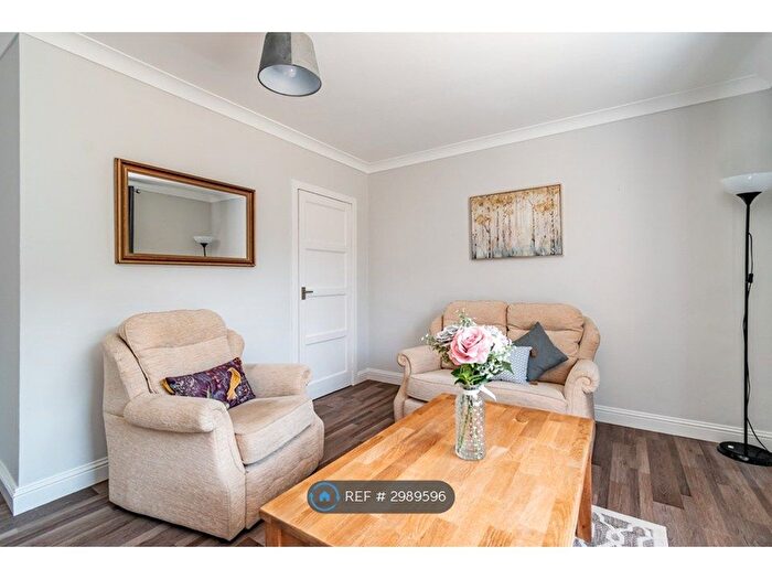 2 Bedroom Flat To Rent In Rankin Drive, Edinburgh, EH9