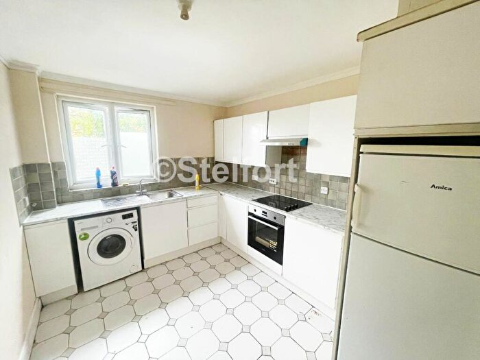 1 Bedroom Flat To Rent In Malyon Court, Barking Road, London, E6