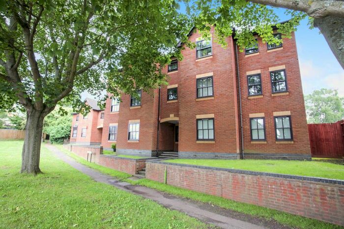 2 Bedroom Flat To Rent In Henrys Grant, Riverside Road, St.Albans, AL1