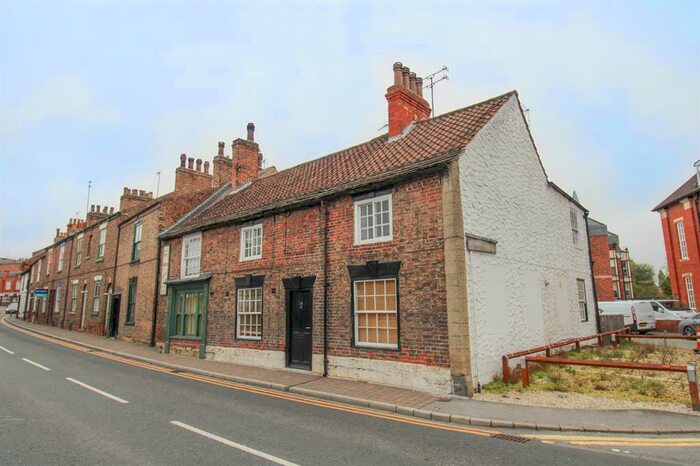 1 Bedroom Flat To Rent In Low Skellgate, Ripon, North Yorkshire, HG4