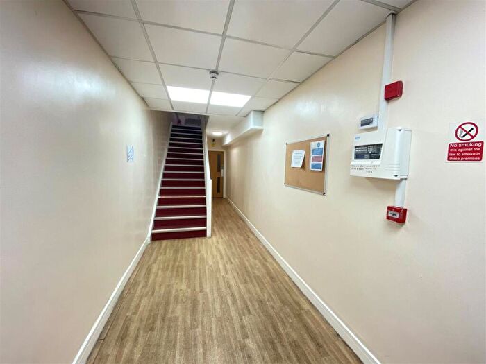 1 Bedroom Flat To Rent In High Street, West Bromwich, B70