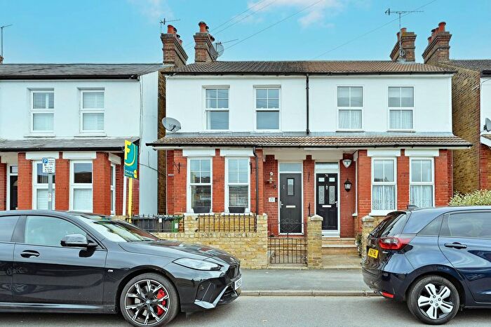 3 Bedroom Semi-detached House For Sale In Kingsland Road, Boxmoor, Hemel Hempstead, HP1