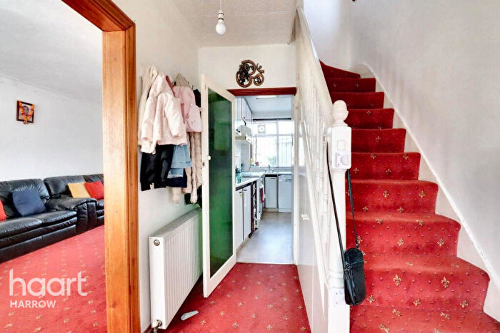3 Bedroom Semi-Detached House For Sale In Taunton Way, Stanmore, HA7