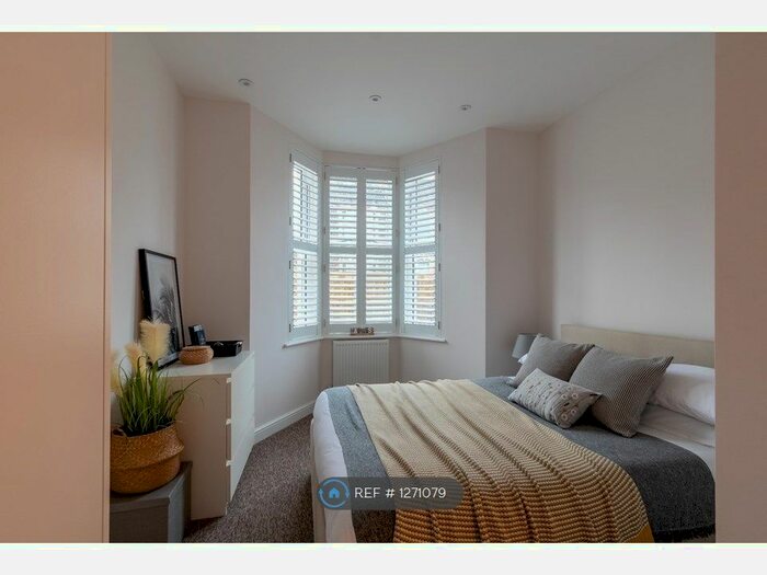 1 Bedroom Flat To Rent In Cynthia Road, Bath, BA2