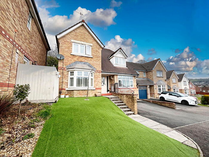 4 Bedroom Detached House For Sale In Heol Glynderwen, SA10