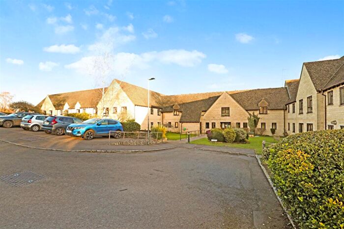 2 Bedroom Retirement Property For Sale In Cambridge Way, Minchinhampton, Stroud, GL6