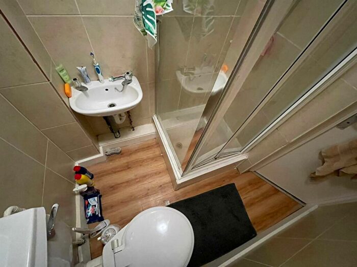5 Bedroom Maisonette To Rent In Amble Grove, Sandyford, NE2