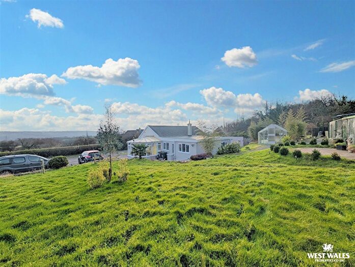 3 Bedroom Detached Bungalow For Sale In Meinciau Road, Mynyddygarreg, Kidwelly, SA17