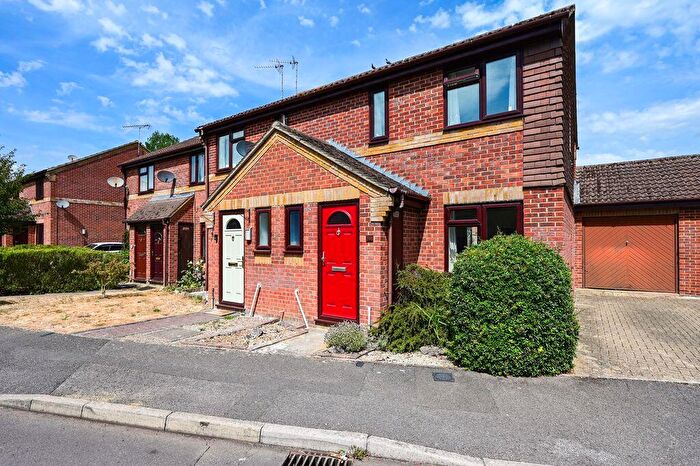 3 Bedroom Terraced House For Sale In Southlands, Chineham, RG24