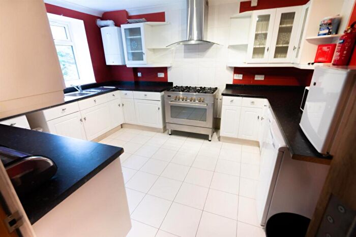 3 Bedroom Maisonette To Rent In Greystoke Avenue, Sandyford, NE2
