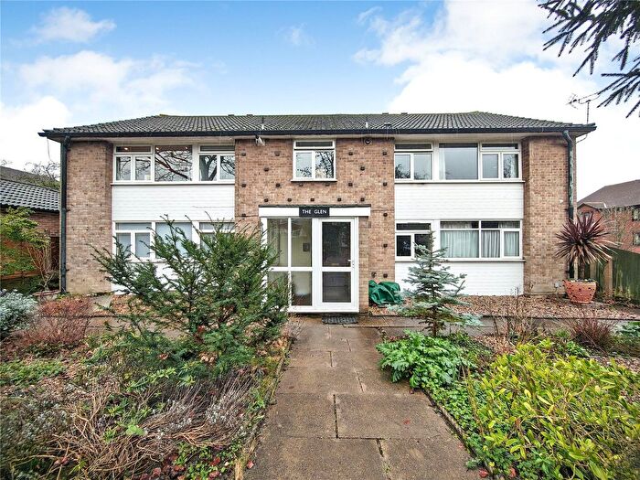 2 Bedroom Flat To Rent In The Glen, Sutton, Surrey, SM2