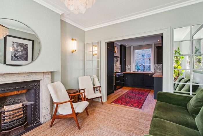 3 Bedroom Maisonette To Rent In Randolph Street, Camden, NW1