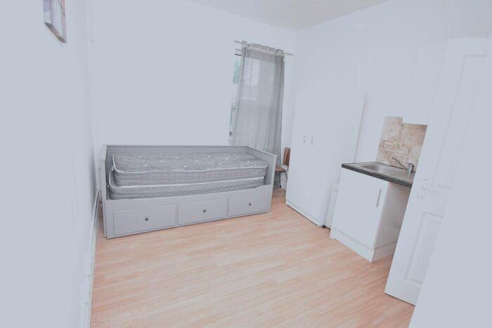 Studio To Rent In High Street, London, W3