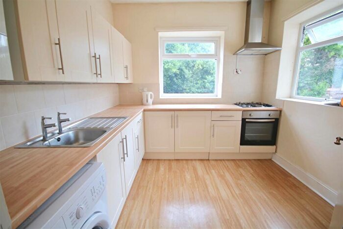 1 Bedroom Flat To Rent In Waverley Road, Southsea, PO5