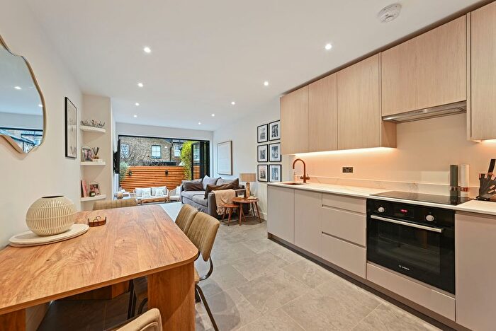 2 Bedroom Flat For Sale In Gff, Bolton Gardens, Kensal Rise, NW10