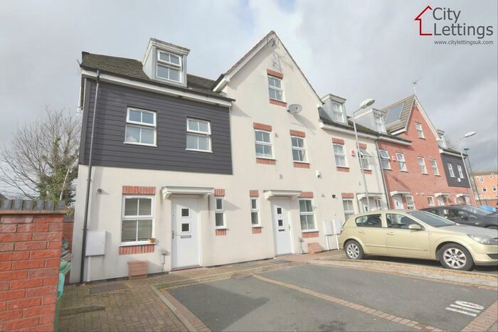 4 Bedroom End Of Terrace House To Rent In Marmion Road Nottingham, NG3