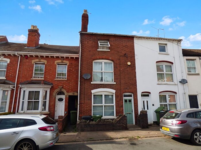 3 Bedroom Terraced House For Sale In Wylds Lane, Worcester, WR5