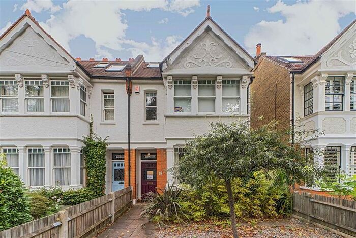 5 Bedroom Property To Rent In Teddington Park, Teddington, TW11