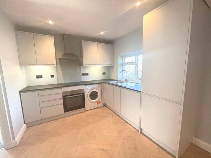 1 Bedroom Flat To Rent In Kingswick Dr, Sunninghill, SL5