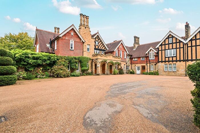 1 Bedroom Flat To Rent In Horsham Road, Handcross, Haywards Heath, RH17