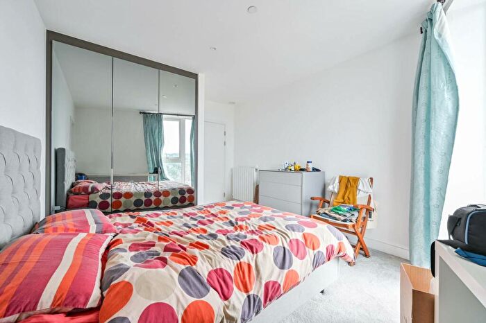 2 Bedroom Flat To Rent In Duncombe House, Victory Parade, Woolwich, London, SE18