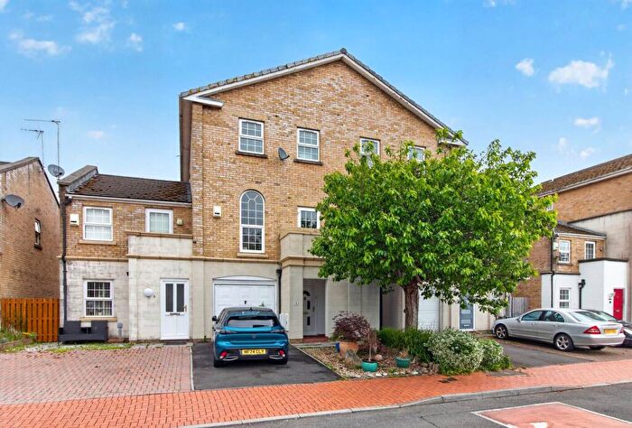 4 Bedroom Terraced House For Sale In Llwyn Passat, Penarth, CF64