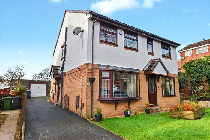 3 Bedroom Semi Detached House For Sale In Charnwood Bank, Batley, West Yorkshire, WF17