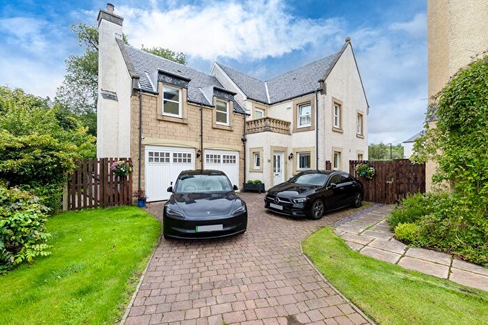 4 Bedroom Detached House For Sale In Hebrides Grove, Inverkip, PA16