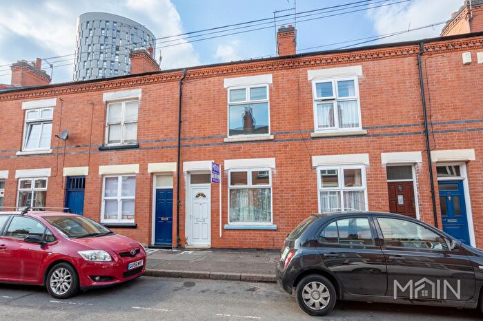 4 Bedroom Terraced House For Sale In Windermere Street, Leicester, Leicestershire, LE2