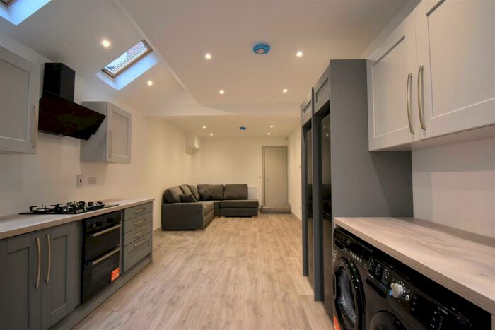 6 Bedroom Terraced House To Rent In Tiverton Rd, Selly Oak. Mins Walk To University Of Birmingham, B29