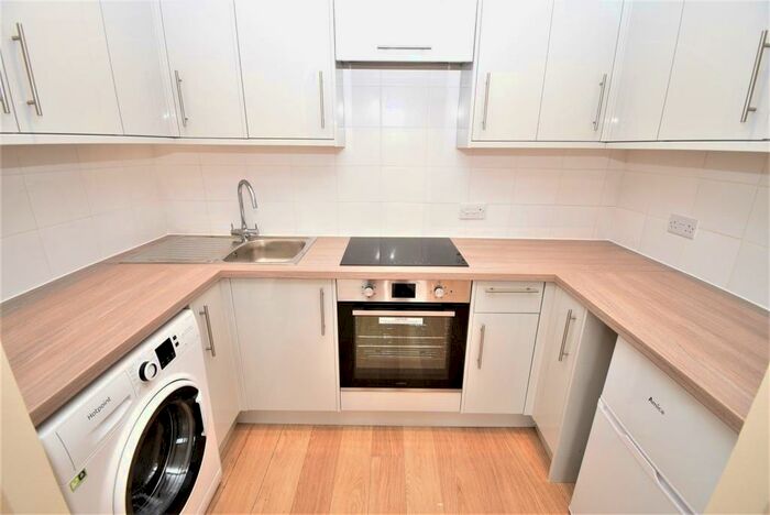 1 Bedroom Apartment To Rent In Garfield Court, Handcross Road, Luton, LU2