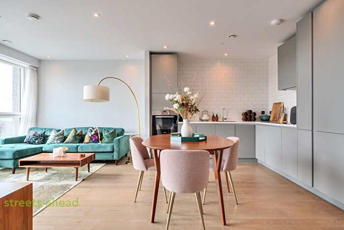 2 Bedroom Flat For Sale In High Street, Croydon, CR0