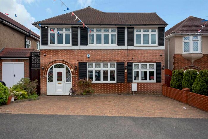 5 Bedroom Detached House To Rent In Westholme Gardens, Ruislip, HA4
