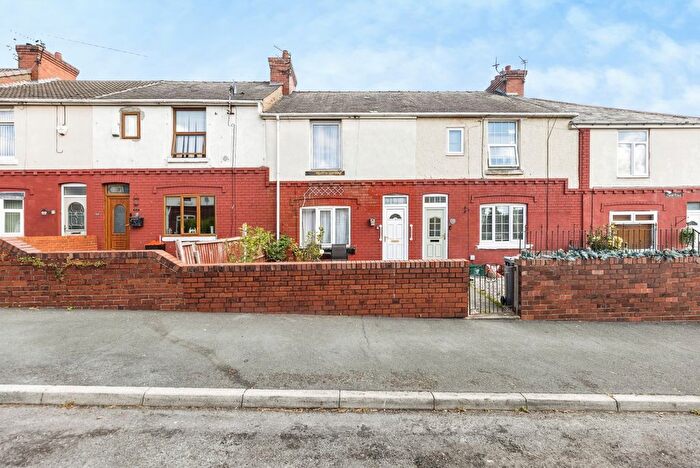2 Bedroom Terraced House For Sale In Park Road, Doncaster, South Yorkshire, DN6