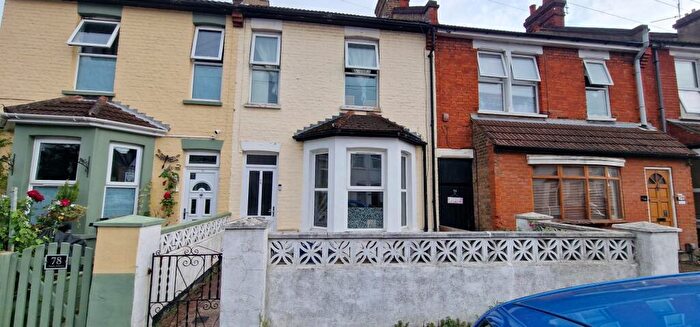 2 Bedroom Terraced House To Rent In South Avenue, Southend-On-Sea, SS2